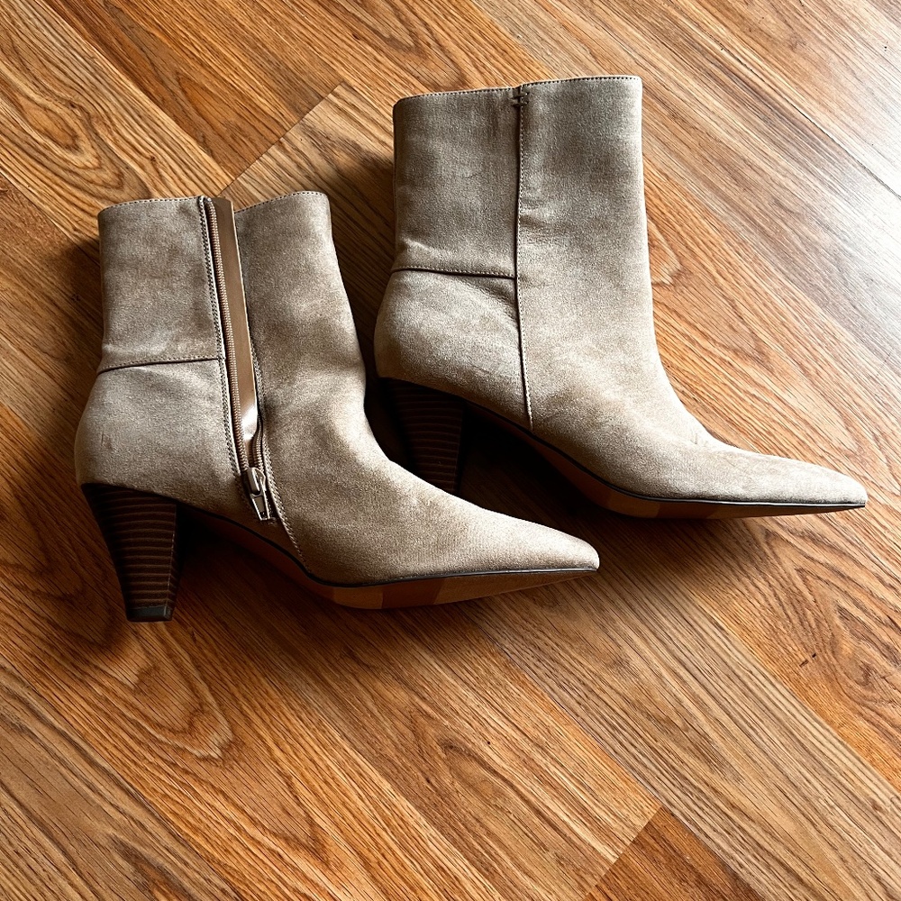 Lift heeled boots